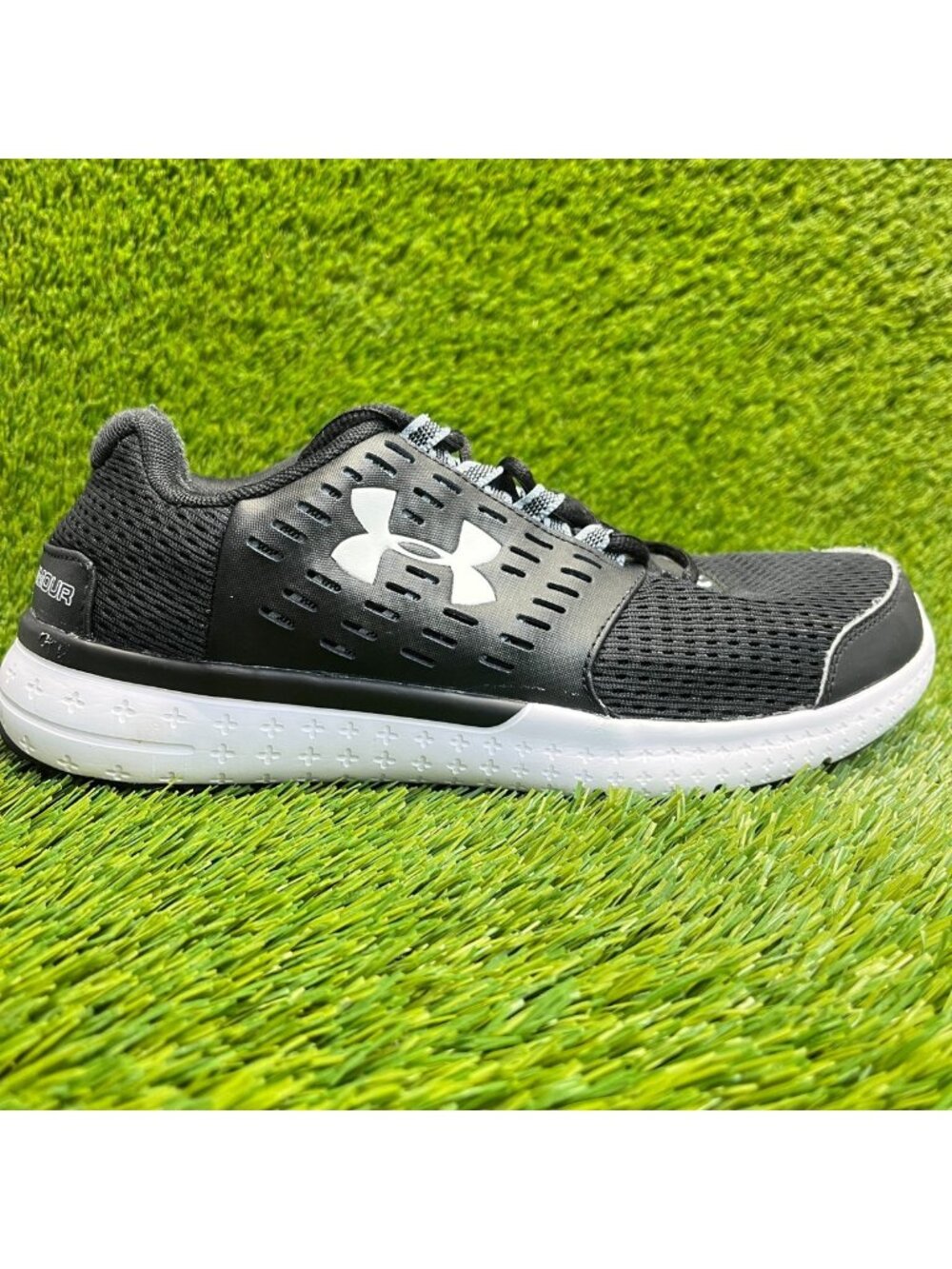 Under Armour Micro G Motion Mens Size 9 4E Black Athletic Running Shoes Sneakers